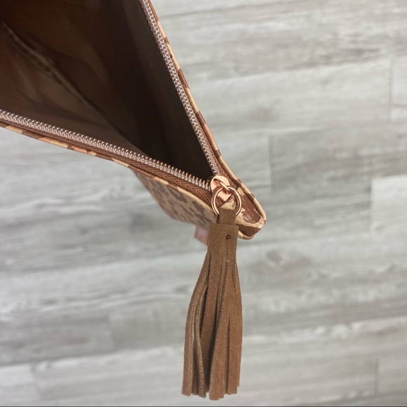 NWOT Ipsy Brown and Pink Leopard Tassel Makeup Bag - Picture 3 of 4